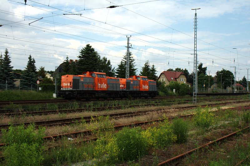 hvle V 160.3 mit Schwesterlok solo unterwegs (NVR-Nummer 9280 1203 105-2 D-HVLE, ex ALS, DR 202 433, gesehen Michendorf 01.06.2009).