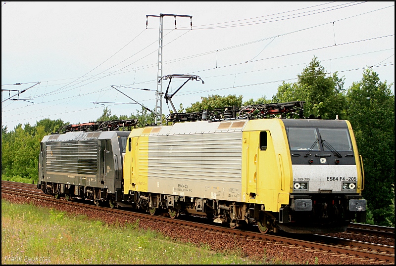 ITL ES 64 F4-205 (LZB: 189 205-8, 9180 6189 205-8 D-DISPO Class 189-VO) und MRCE ES 64 F4 (E189 090, 9180 6 189 090-4 D-DISPO Class VJ) als Lokzug Tfzf 94113 nach Guben. Schnen Gru an den Tf und Dank an den Vormelder! 
(Berlin Wuhlheide, 15.07.2009)