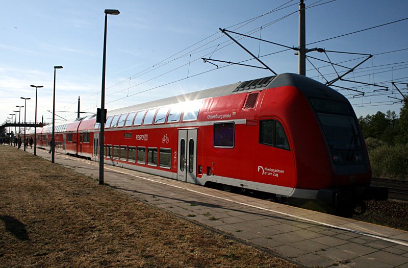  Niedersachsen ist am Zug  und das in Elstal. Gesehen an einem Steuerwagen (Elstal / Wustermark, 02.05.2009).