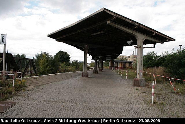 Noch steht der Bahnsteig fr Gleis 2 und 3 (Baustelle Berlin Ostkreuz, 23.08.2008).