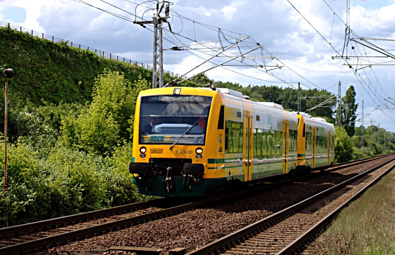 ODEG VT 650.80 / 650 080 Richtung Bln.-Lichtenberg (Berlin Hohenschnhausen, 27.05.2009).