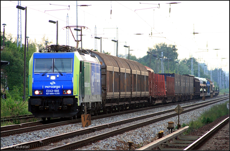 PKP Cargo EU43-005 mit einem gemischtem Güterzug (Eigentum ATC Antwerpen, NVR-Nummer: 91 51 627 0004-0 PL-PKPC, gesichtet Berlin Friedrichshagen 01.07.2009)