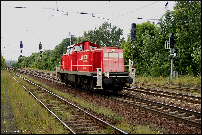 RAILION Logistics 290 504-0 solo Richtung Genshagener Heide unter einer großen Fotowolke (Saarmund, 05.08.2009)