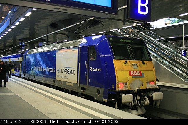 RBB 146 520-2 schiebt den X80003 nach Warnemünde (Berlin Hauptbahnhof, 04.01.2009).