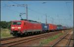 Mit reichlich Containertragwagen ist am 16.07.2011 DB Schenker 189 011-0 unterwegs und passiert den Bahnhof Wustermark Priort (NVR-Nummer 91 80 6189 011-0 D-DB).