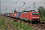 br-189/76288/db-schenker-189-011-0-mit-langem DB Schenker 189 011-0 mit langem Containerzug (gesehen Wustermark-Priort 10.06.2010)