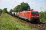 br-189/78979/db-schenker-189-013-6-und-einem DB Schenker 189 013-6 und einem gemischtem Güterzug (gesehen Lehrte-Ahlten b. Hannover 24.06.2010)