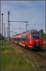 DB Regio 442 132 und 442 125 fahren am 19.06.2012 zum Endhalt in Berlin Schnefeld Flughafen ein um nach kurzer Pause zurck nach Potsdam zu fahren