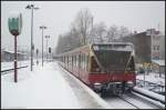 Da muss man schon zweimal hinschauen: Eine Garnitur der Baureihe 480 als S42 auf der Ringbahn. Hier bei der Ausfahrt aus dem Bahnhof Greifswalder Straße am 29.12.2010.