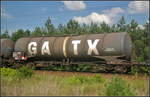 Zum Transport von Dieselkraftstoff, Gasöl oder Heizöl (leicht) wird dieser vierachsige Drehgestell-Kesselwagen von GATX eingesetzt.