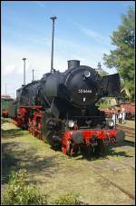 52 6666 zeigte sich den Besuchern bei schönsten Sommerwetter (ex DR, Leihgabe DB Museum, 7. Berliner Eisenbahnfest, Bw Schöneweide 12.09.2010)