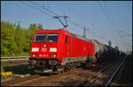 Am 11.05.2017 fuhr DB Cargo 185 350-6 mit einem Kesselwagenzug durch Berlin-Hohenschönhausen