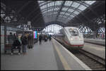 db-fern/863669/db-fernverkehr-812-021-kommt-als DB Fernverkehr 812 021 kommt als ICE 507 nach München Hbf in den Kopfbahnhof eingefahren (Tz 9021, Leipzig Hbf, 11.02.2024)