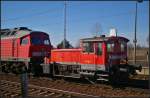 Hinter der grossen  Ludmilla  232 601 scheint sich 335 006 von DB Schenker Rail Duisburg fast zu verstecken.