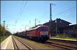 db-schenker/428757/db-schenker-232-901-9-fuhr-mit DB Schenker 232 901-9 fuhr mit einem gemischten Güterzug durch Wustermark-Priort, 21.04.2015