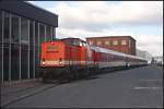 LOCON 202 holte in Berlin-Reinickendorf Personenwagen von DB AutoZug und CityNightLine ab, die am 25.01.2012 bereitstanden.