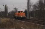 LOCON 213 f�hrt am 27.01.2012 solo am S-Bahnhof Berlin-Karow vorbei.