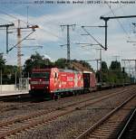 RAILION Logistics 185 142-7  Edelwei  mit Containerzug (Zulassung D/CH, Railion Deutschland AG, NVR-Nummer: 91 80 6185 142-7 D-DB, gesichtet Potsdam-Golm, 07.07.2008).