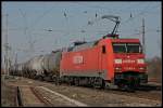 Railion 152 063-4 kommt mit Kesselzug aus der Abstellung (DB Schenker Rail Deutschland AG, Wustermark-Priort 25.03.2010)