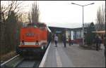 KW 15/259862/locon-202--201-222-im LOCON 202 / 201 222 im Einsatz bei Schotterarbeiten zwischen Schnholz und Wollankstrae am 14.04.2013 in Berlin Schnholz