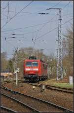 DB Schenker 145 009 mit unbekannter Lok der Baureihe 155 abgestellt am 18.04.2013 in Knigs Wusterhausen