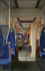 Innenansicht eines Triebzugs der Baureihe 442. Die Sitze sind berraschend gut gepolstert (Tag der offenen Tr Bombardier Hennigsdorf 18.09.2010)