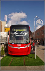 InnoTrans 2016 in Berlin: Tz 7529 vom Typ Skoda 30 T  For City  ist für Bratislava gedacht und war auf der Messe ausgiebig zu begutachten.