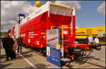 InnoTrans 2016 in Berlin: 6-achsiger Gelenkwagen vom Typ Sggrrs zum Transport von 20' und 40' Containern. Der Wagen wurde von Tatravagonska A.S. Poprad gebaut und auf der Messe als Neuheit ausgestellt. Das Eigengewicht des Wagen betrgt 25 t, das Ladegewicht 90 t. Die maximale Hchstgeschwindigkeit betrgt 120 km/h (RSL) mit Drehgestell Y25Ls(s). Die Be- und Entladung erfolgt entweder vertikal mit Kran oder mobilen Umschlaggerten.