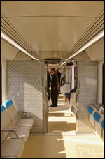 InnoTrans 2016 in Berlin: Mehrzweckbereich im Siemens Inspiro für die neue Metro in Riyadh, dezent mit einer Schiebetür vom restlichen Fahrgastraum getrennt.