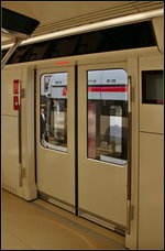 InnoTrans 2016 in Berlin: Auch im Siemens Inspiro für die Metro Riyadh in Saudi-Arabien sind große Türen verbaut, die ein schnelles Ein- und Aussteigen ermöglichen.