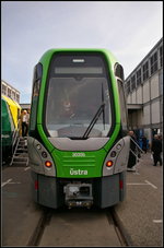 InnoTrans 2016 in Berlin: Für die Stadtbahn Hannover wurde auf der Messe der neue Zweirichtungs-Gelenktriebwagen vom Typ TW 3000 des Herstellers HeiterBlick GmbH vorgestellt.