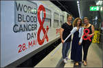 Beim World Blood Cancer Day am 28. Mai 2018 in Berlin waren auch Manou Lubowski, Clelia Sarto und Lydia Schamschula dabei. Hier standen sie zusammen am DKMS-Sonderzug der am gleichen Tag im Berliner Hauptbahnhof seine letzte Station einlegte.