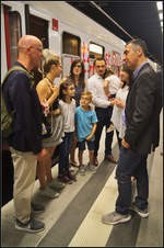 Auch Cem Özdemir und die Berliner Gesundheitssenatorin Dilek Kolat im Gespräch mit der Stammzellenspenderin und der Empfängerin. Beide reisten mit der Familie im DKMS-Sonderzug mit, der am 28.05.2012 im Berliner Hauptbahnhof seine letzte Station hatte.