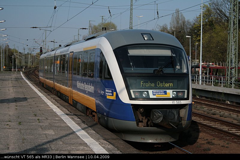 VT 565 / 642 338 der Märkische Regiobahn (OLA) wünscht Frohe Ostern - Das wünsche ich allen Tf und Hobbykollegen auch (Wannsee, 10.04.2009).