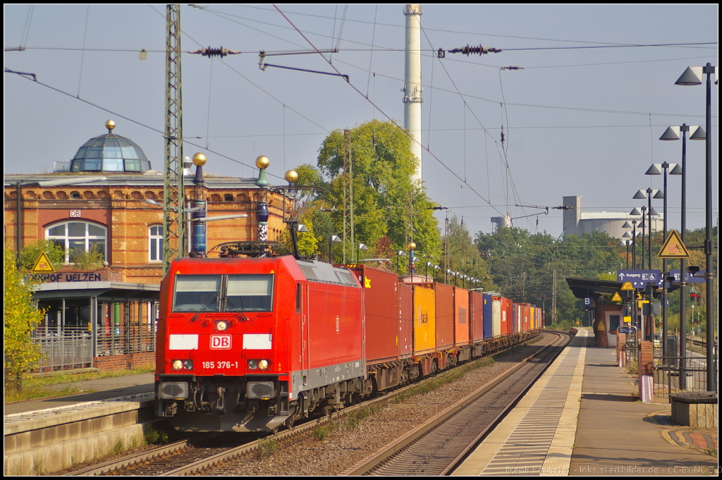 DB Schenker 185 376-1 mit Container-Zug am 05.09.2014 durch Uelzen