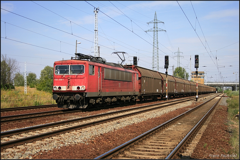 DB 155 256-1 mit Seitenschiebewandwagen (Berlin Schnefeld, 15.08.2009 - Update: In Leverkusen-Opladen am 05.11.2013 zerlegt)