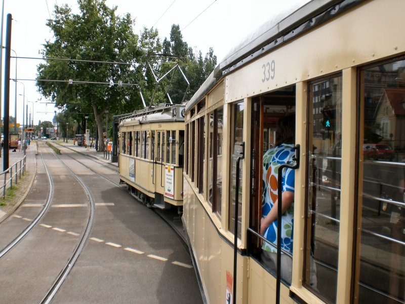 T24/B24-Zug am Bhf Sch�neweide, Berlin 9. August 2009