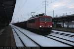 RAILION Logistics 155 210-8 mit Eaos-Wagen am Abend (Berlin Schnefeld, 13.01.2009)    Update: 2015 in Senftenberg z; 2015 berfhrt nach Rostock-Seehafen; 24.08.2015 in Opladen verschrottet