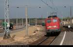 DB 139 165-5 mit dem Kohlenpendel (Fals-Zug) nach Polen, man sieht auch welche Neigung die Gleise haben (Erkner, 14.04.2009 - Update: In Rostock-Seehafen z-gestellt, auf dem Gelände von Bender, ++ 30.03.2011)