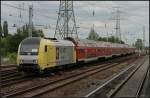 SWT ER 20-007 mit Anschrift  Stahlwerk Thüringen  zieht den ILA-Shuttle vom ILA-Bahnhof nach Bln.-Lichtenberg (NVR-Nummer: 92 80 1223 007-6 D-DISPO, gesehen Berlin Friedrichsfelde Ost 13.06.2010)