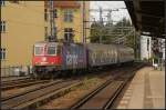 SBB cargo 421 374-0 mit dem Leerpark des  Sonderzug Nord , der Leute zur Anti-Atom-Demo nach Berlin Hauptbahnhof brachte (gesehen Berlin Friedrichstrae 18.09.2010)