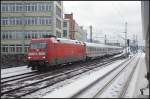 DB 101 018-0 zieht am 03.01.2011 den IC2355 nach Ostseebad Binz durch Berlin-Wedding.