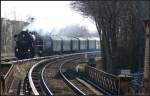 Sonderdampf im Norden Berlins: 52 8177 mit einem Sonderzug auf S-Bahngleisen nach Bln.-Reinickendorf (gesehen Berlin Wollankstraße 27.03.2011)