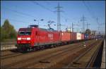 DB Schenker 145 065-9 mit einem Containerzug am 02.10.2011 in Berlin Schönefeld Flughafen