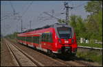 DB Regio 442 326 fuhr am 11.05.2017 als RB24 Eberswalde Hbf nach dem planm��igen Halt aus dem Bahnhof Berlin-Hohensch�nhausen ab.