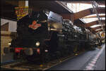 Die Baureihe 241.P Mountain gehörte einst zu den stärksten je gebauten Dampfloks in Europa. Die 241.P.16 zog in ihrer Dienstzeit den  Mistral , einen Schnellzug bestehend aus Wagen der 1. und 2. Klasse zwischen Paris und Marseille (-Nizza). Ab 1956 wurde mit einer Höchstgeschwindigkeit von 156 km/h gefahren. Die SNCF 241.P.16 steht seit dem Ende ihrer Dienstzeit im Eisenbahnmuseum Cite du Train in Mulhouse und wurde am 10.11.2023 fotografiert.