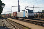 br-186/778606/metrans-186-432-angemietet-von-railpool Metrans 186 432, angemietet von Railpool, mit sehr langen Containerzug in Nymburk (CZ).

Nymburk, 20.05.2022
91 80 6186 432-1 D-Rpool