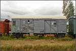 Zweiachsiger Gepckwagen der Gattung Pwg. Entdeckt wurde der Wagen whrend des Familienfest der Magdeburger Eisenbahnfreunde e.V. am Wissenschaftshafen. Zuletzt war der Wagen im Bww Magdeburg stationiert (40 50 DR 940 1261-5 Pwg [9400])