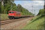 DB Schenker 155 135-7 mit Rungenwagen Richtung Berlin (Grnheide Fangschleuse 25.05.2010)