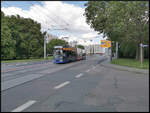 LVB 1134, ein DWA NGT8  Leipzig , hatte am 10.08.2023 als SL3 Connewitz die Haltestelle Bayerischer Bahnhof verlassen und fuhr hier in Leipzig Arthur-Hoffmann-Straße.